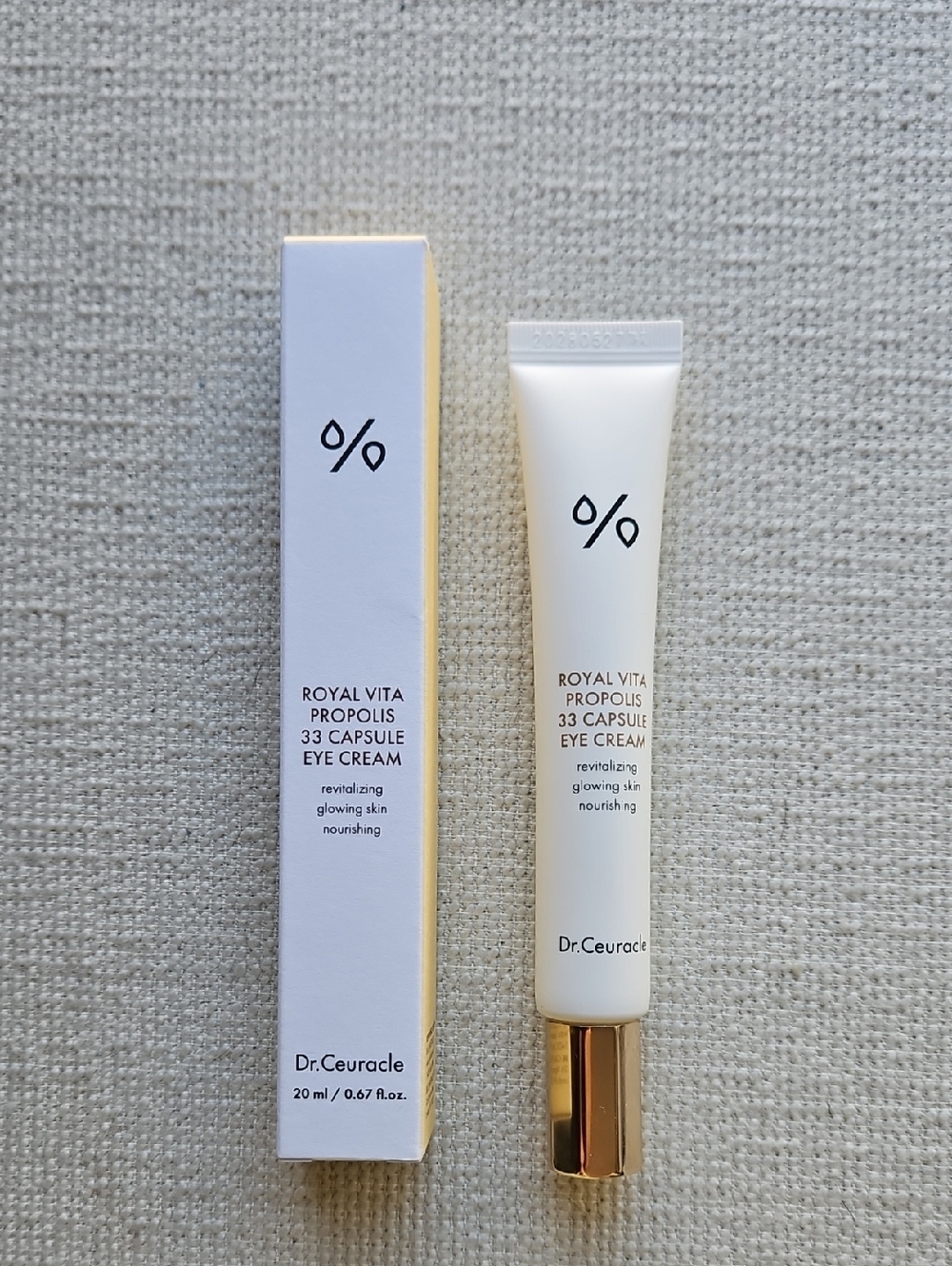 Royal Vita Propolis 33 Capsule Eye Cream